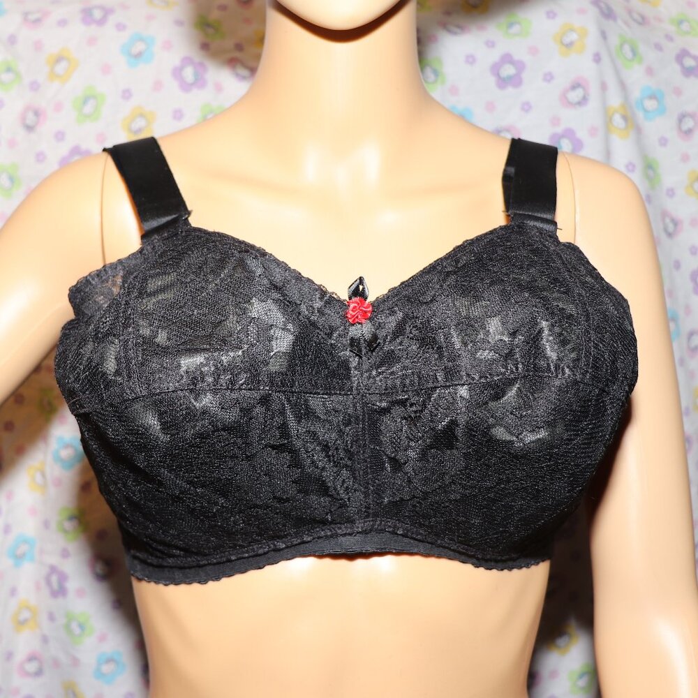 Vintage 1950's Black Lace  Bullet Bra by Lady Cameo Dallas 34 HH